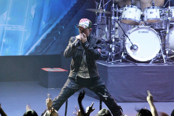 Jake E on stage in Tokyo. Photo: Stefan Nilsson